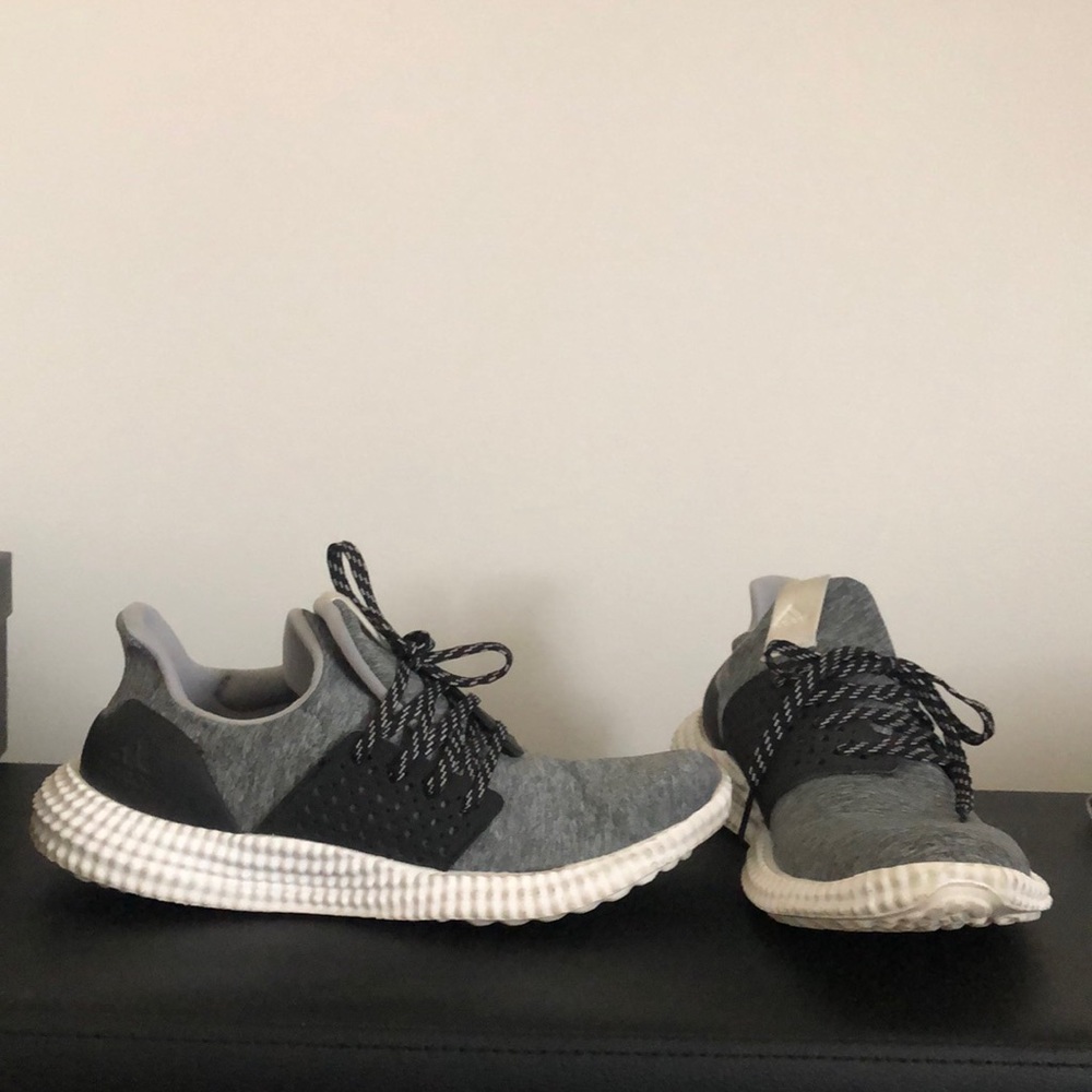 adidas sneakers, grey, size 6.5 - Picture 2 of 3
